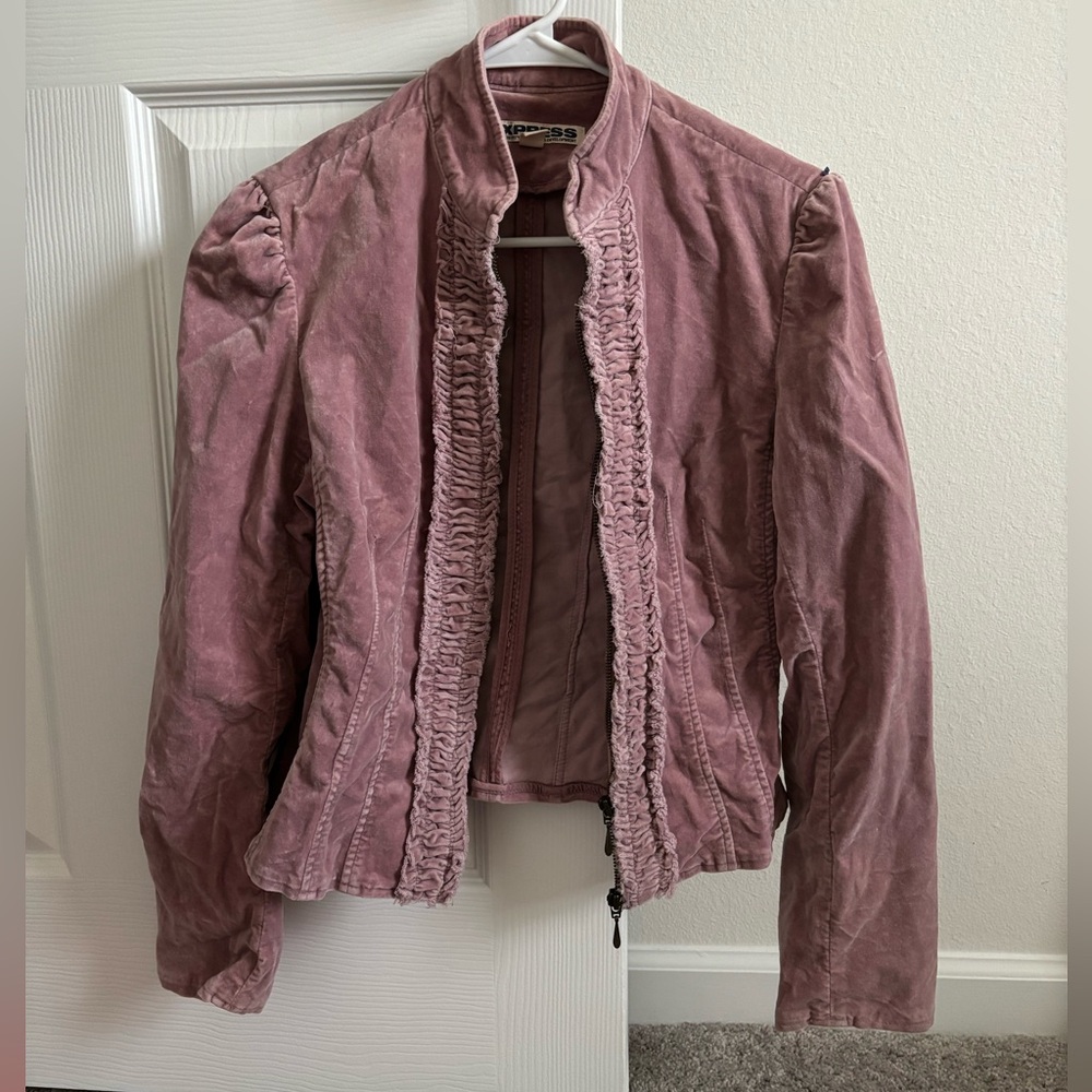 Y2K Express pink velour jacket with double zipper
Women’s 8-fits like a medium